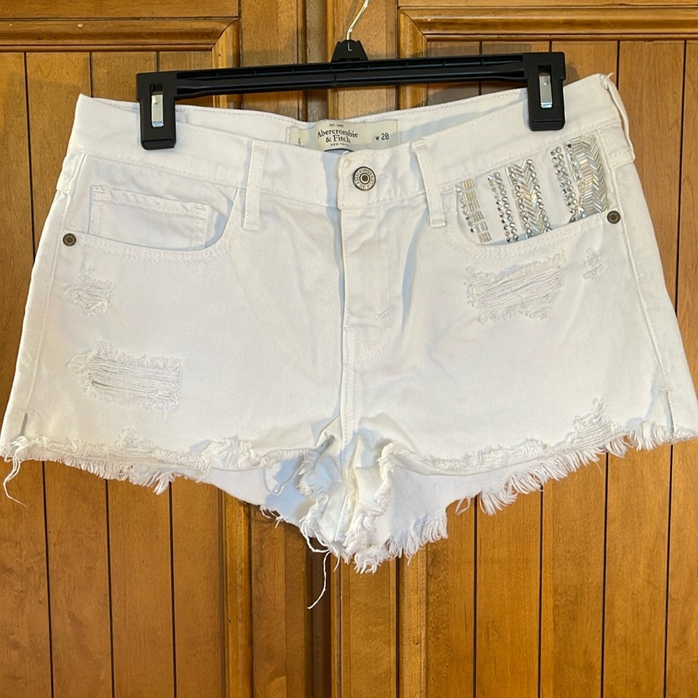 Abercrombie White Decorative Distressed short